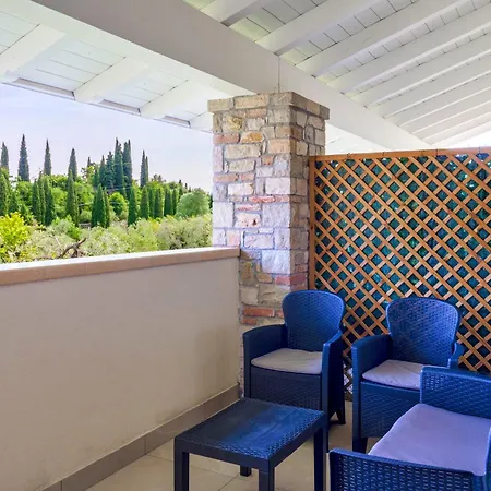 Апартаменты Le Calle - Peaceful Nature Retreat With Pool & Forest Walks Roina